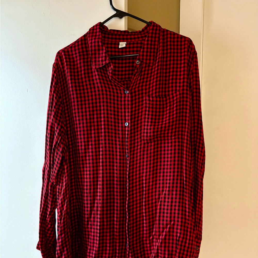 Old Navy Red and Black Plaid Women’s Button Down Shirt